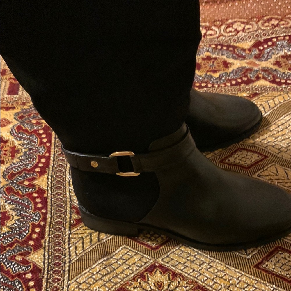 Liz Claiborne Black and Gold Leather and Suede Winter Boots - Picture 9 of 10